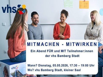 Vier Menschen sitzen im Halbkreis, davor die Veranstaltungsinformationen