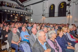 Blick in den voll besetzten Große Saal